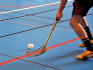 426503-floorball-action