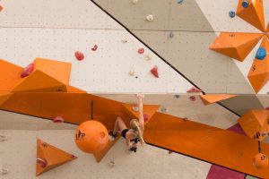 Bouldering i klätterhall